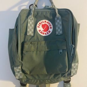 Fjall Raven Kanken Mini Backpack